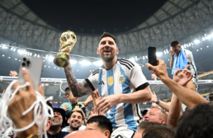 Sob a batuta de Messi, Argentina volta a ser campeã mundial após 36 anos