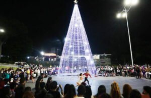 Itapevi e Santana de Parnaíba inauguram suas decorações de Natal