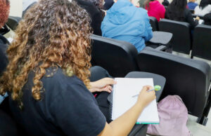 Matrículas para o EJA 2023 permanecem abertas até o final de janeiro em Carapicuíba