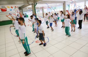 Atividades pedagógicas, recreativas e culturais compõem o projeto Férias na Escola que tem inscrições abertas em Osasco