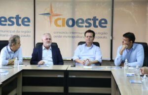 Gilberto Kassab participa de assembleia de prefeitos do Cioeste