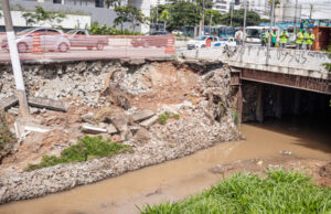Cabeceira da pista cai em córrego e Prefeitura de Osasco anuncia obra para ampliar fluidez da água