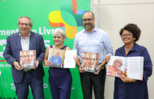 Livros mostram histórias de atendimentos no Cati e poesias dos pacientes do Caps em Osasco