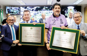 Treinador e patrocinador do vôlei feminino viram cidadãos osasquenses