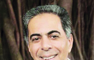 Estudantes e professores recebem escritor para registro em livro do patrimônio cultural de Osasco