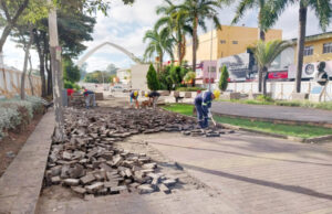 Boulevard começa a ser reformado no Centro de Barueri