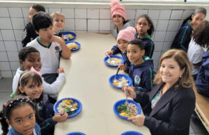 Iniciativa em primeira unidade educacional deve permitir implantação da feijoada na merenda escolar de Jandira