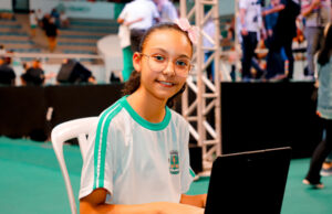 Osasco inicia entrega de notebooks com conectividade a alunos da rede municipal