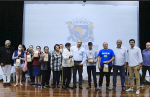 Munícipes inscritos nos Cras de Santana de Parnaíba recebem óculos gratuitos da Prefeitura