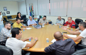 Vereadores parnaibanos cobram soluções da Sabesp para serviços no município