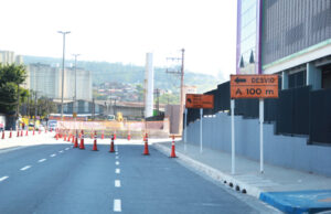 Desvio em avenida ao lado do Complexo Esportivo do Silveira para obras do ‘Piscinão’ pode durar até 3 meses