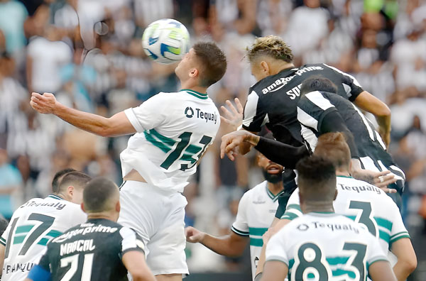 Troféu' do primeiro turno do Brasileirão 2023 já é do Botafogo