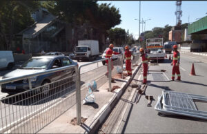Prefeitura de Jandira promove instalação de gradis metálicos nas proximidades do terminal de ônibus e estação de trens