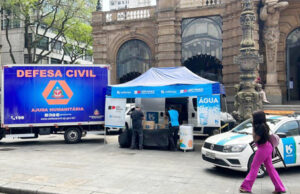Distribuição de água para combater calor vai até domingo nas ruas da Capital paulista