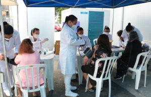 Programa leva mutirão de saúde à Policlínica de Carapicuíba com temática do Outubro Rosa