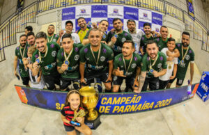 Sport Club JJ ergue duas taças do futsal em Santana de Parnaíba