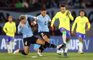 Duplo vacilo do Brasil custa a invencibilidade e a queda na tabela das eliminatórias