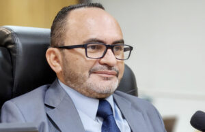 Carmônio comemora programa para contratação de pessoas idosas pela administração pública