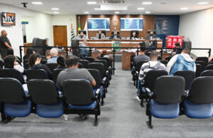 Câmara de Jandira aprova PL do prefeito Sato que concede piso aos profissionais da enfermagem, desde que os recursos venham de Brasília