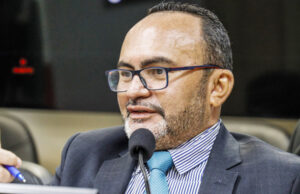 Carmônio recepciona novos integrantes do Legislativo do Programa Começar 50+ e 60+