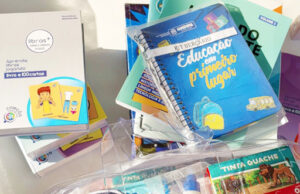 Kits de materiais escolares foram entregues em Jandira no primeiro dia de aula e uniformes começam a chegar aos estudantes