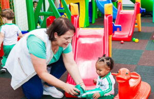 Osasco finaliza e entrega reformas em creche no Jardim D´Abril e Creas no Jaguaribe