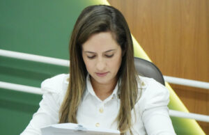 Camila Godói quer que Prefeitura revise taxa de penalidade da Zona Azul em Itapevi