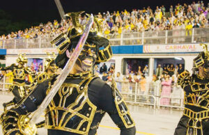 Paulistas e cariocas acompanham maiores desfiles de carnaval do país