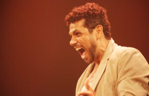 Ator global faz única apresentação de ‘A Luta’ no Teatro Glória Giglio