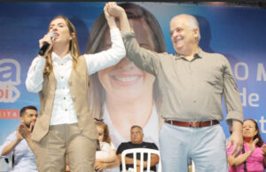 Autoridades e lideranças participam do lançamento da pré-candidatura de Camila Godói à Prefeitura de Itapevi