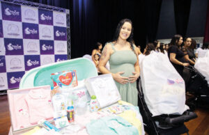 Santana de Parnaíba entrega novo lote de enxovais do Mãe Parnaibana