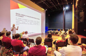 Artistas e agentes culturais apresentam demandas para obtenção de recursos da Lei Aldir Blanc