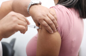 Vacinação contra a gripe segue durante todo o mês de junho no Estado de SP, para todas as idades