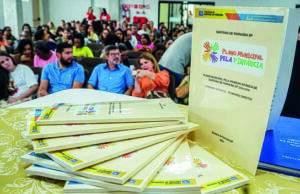 Planos para a Educação Básica, 1ª Infância e Regimento Escolar são apresentados em Santana de Parnaíba