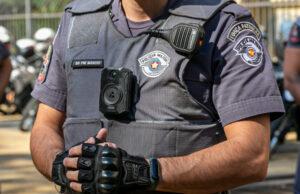Governo de SP assina contrato para aquisição de 12 mil câmeras corporais para a PM