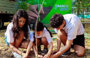 Primavera chega com plantio de árvores e doação de mudas em Osasco