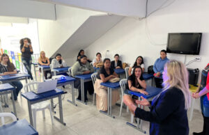 Cras do Fátima ministra curso gratuito de manicure para mulheres jandirenses