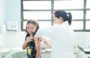 Saúde de Barueri alerta população sobre necessidade da 2ª dose da vacina contra a dengue