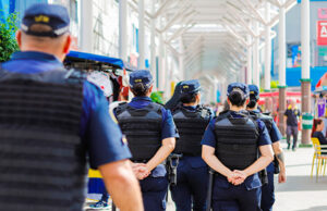 Guarda Municipal inicia operação Natal Seguro em regiões de comércio de Osasco