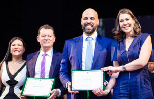 Prefeitos e vereadores eleitos na região recebem seus diplomas da Justiça Eleitoral