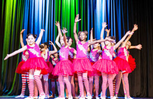 Ginásio de Esportes sedia aulas gratuitas de dança no período de férias em Itapevi