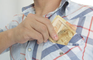 Pesquisa aponta que 40% dos brasileiros começam o ano de 2025 endividados