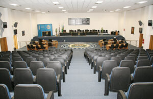 Novos e antigos vereadores da região iniciam novo período legislativo a partir da próxima semana