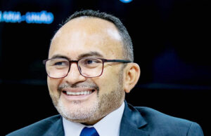 Reeleito à presidência, Carmônio aposta em diálogo e produtividade à frente da Câmara de Osasco