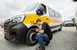 Veículos de transporte escolar são vistoriados antes do início das aulas em Santana de Parnaíba