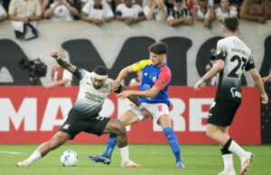 Corinthians e Bahia decidem em casa vaga na fase de grupos da Libertadores