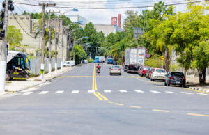 Prefeitura de Itapevi completa recapeamento em trecho de 1,3 km da avenida Caio Cotrim, no Itaqui