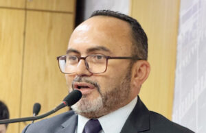 Carmônio tem PL aprovado que prevê continuidade de benefícios do Projeto Recomeçar em casos de afastamento