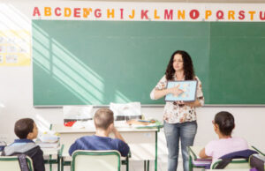 Governo de SP deposita bônus a servidores da Educação nesta sexta-feira