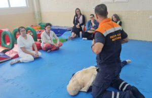 Defesa Civil de Barueri capacita profissionais da Educação em primeiros socorros